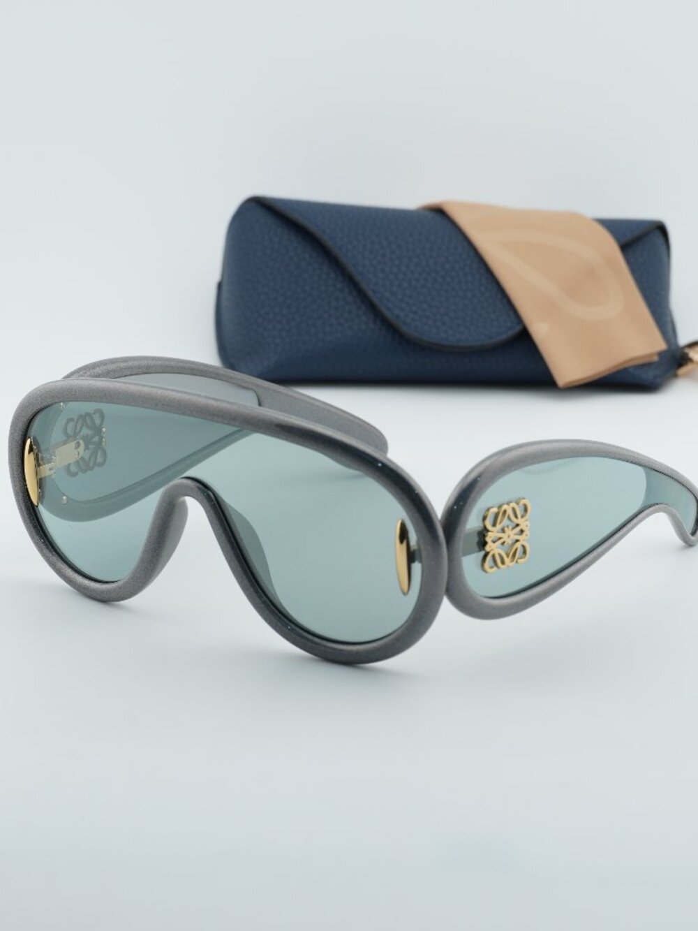 Loewe LW40108I O5X Shield Sunglasses – Metallic Grey \Green
